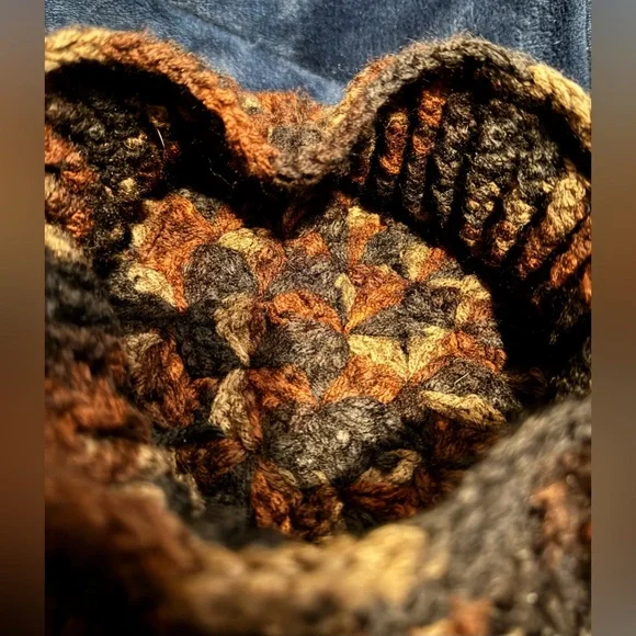 Handmade Crochet Leaf Beret - Picture 8 of 9